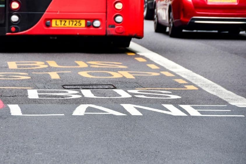 Útburkolati jelek London belvárosában.