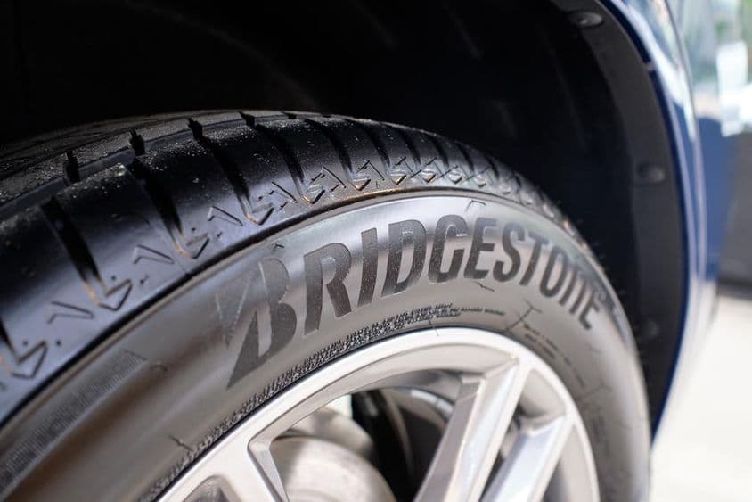 Bridgestone gumiabroncsok BMW felniken.