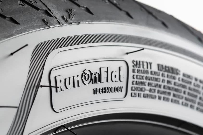 A Goodyear márkájú Eagle F1 Asymmetric 3 RunFlat gumiabroncs.