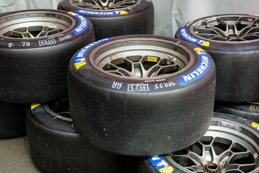 Használt Michelin Pilot Sport GT slick versenyabroncsok.