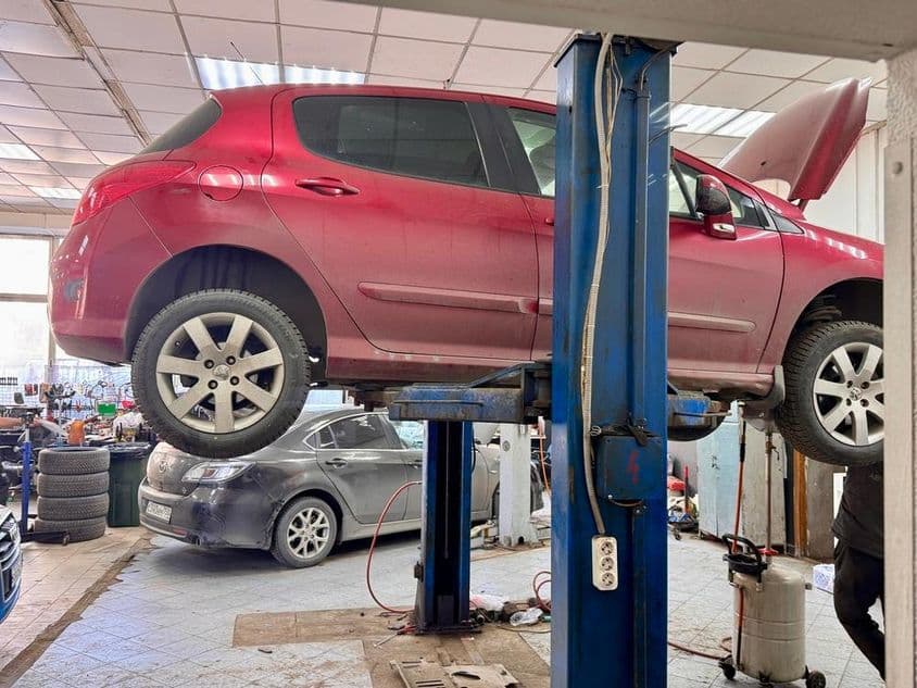 autó gumiabroncs javítás.