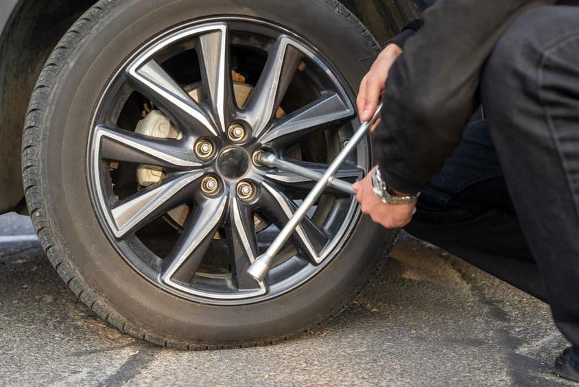 gumiabroncs biztonságos cseréje