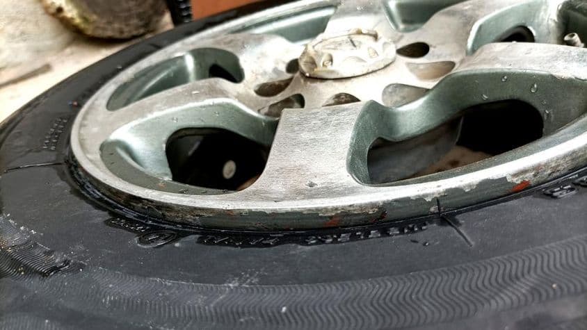 karbantartás és javítás alatt álló gumiabroncsok